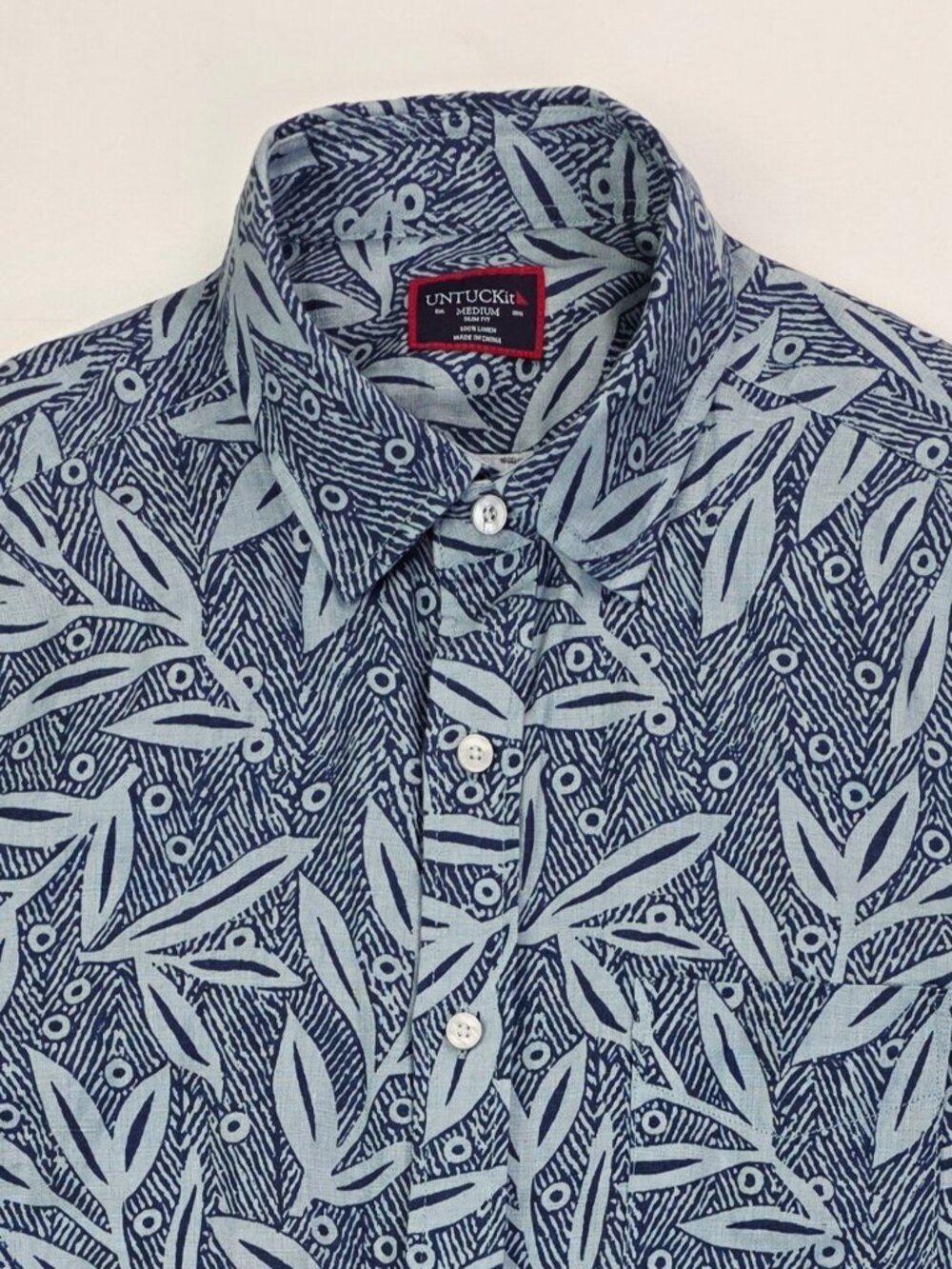 Untuckit Slim Fit Blue Floral Linen Short Sleeve Mens Size Medium Logo Tag Shirt